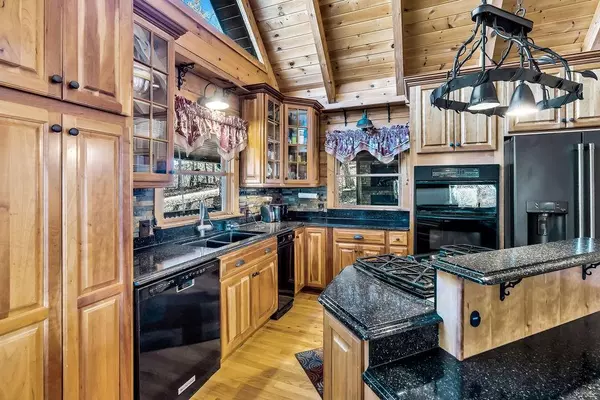 Morganton, GA 30560,116 Channing Ridge RD