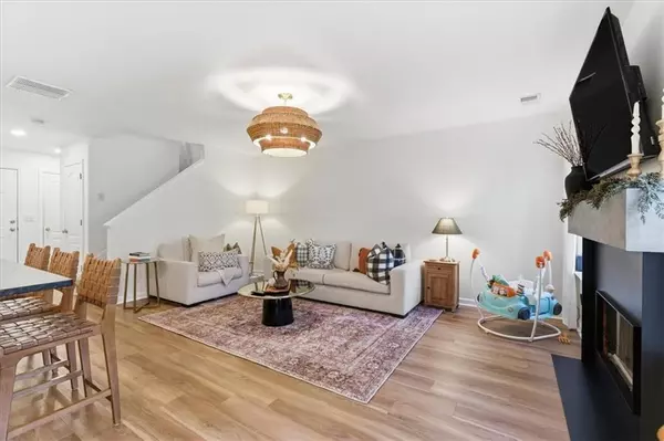 Woodstock, GA 30188,421 Red Coat LN