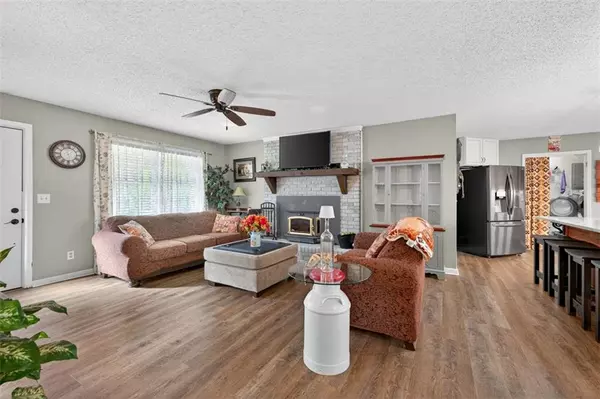 Flowery Branch, GA 30542,5867 Meadow View LN