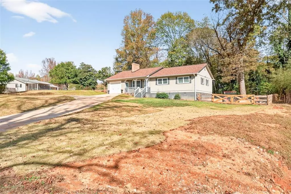 Flowery Branch, GA 30542,5867 Meadow View LN