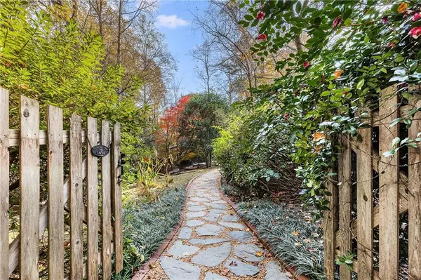 Atlanta, GA 30307,421 Emory DR NE