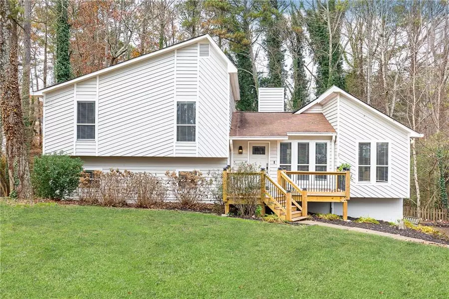 806 Moonlit LN NW, Acworth, GA 30102