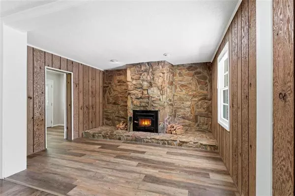 Toccoa, GA 30577,229 Hilltop LN