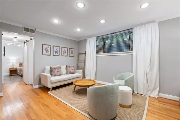 Atlanta, GA 30308,880 Glendale TER #9