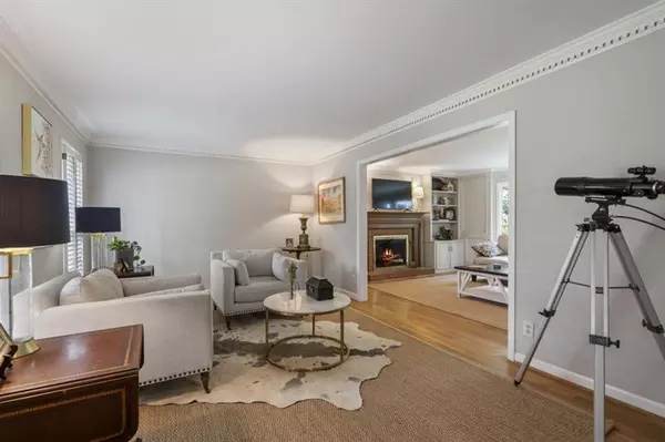 Sandy Springs, GA 30328,6915 Hunters Knoll