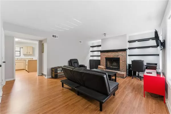 Kennesaw, GA 30144,5090 Sand Wedge CIR NW