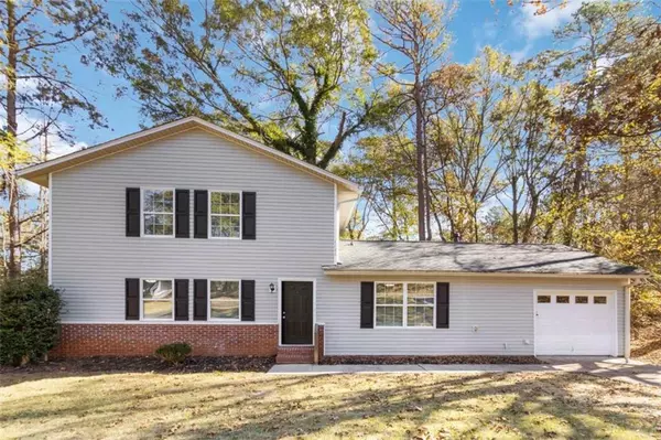 4046 Shane TRL, Ellenwood, GA 30294