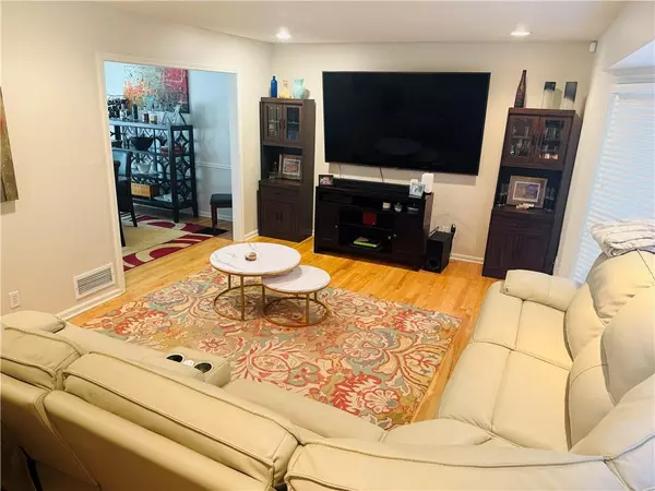 Atlanta, GA 30338,5353 Seaton WAY