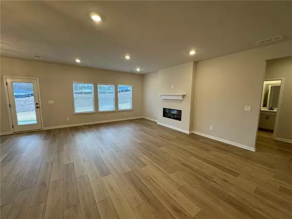 Braselton, GA 30517,2938 Sweet Red CIR