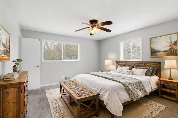 Riverdale, GA 30296,6952 W Fayetteville RD