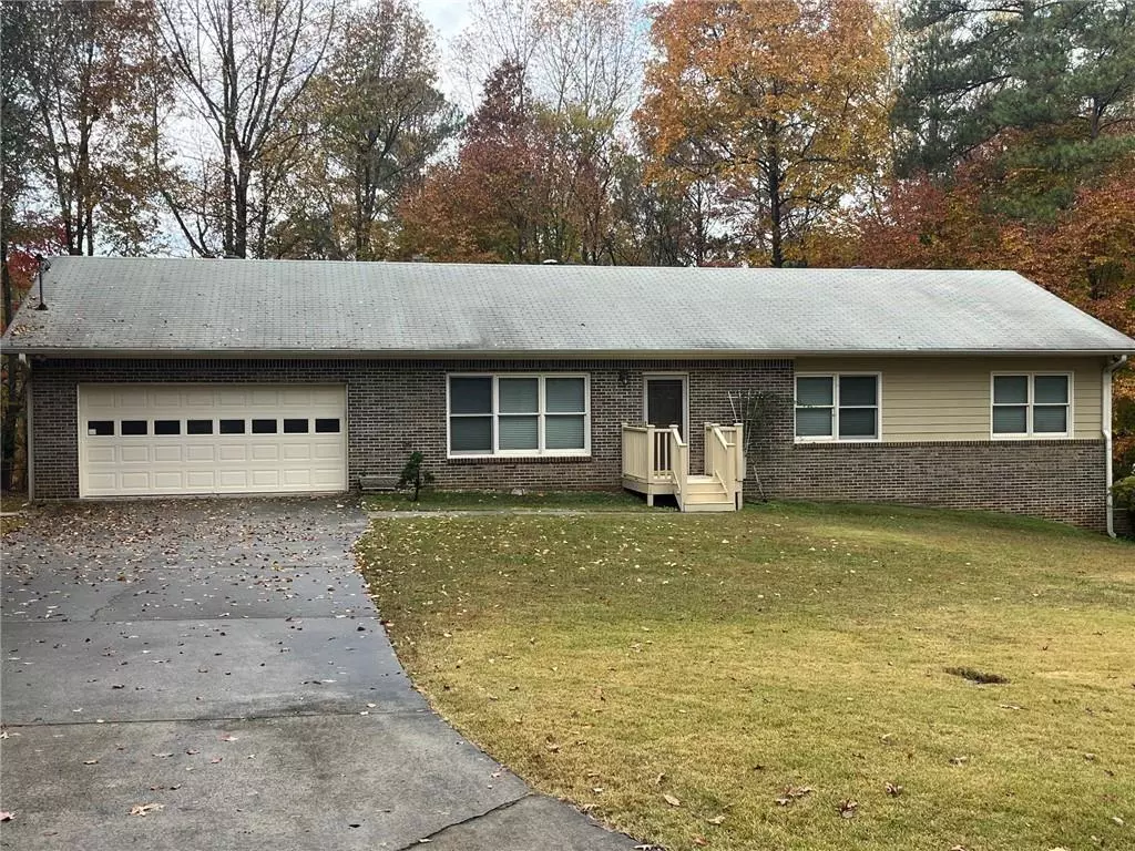 Dunwoody, GA 30360,5052 Glaze DR