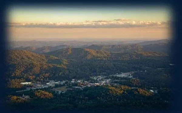 2 Raven Ridge RD, Clayton, GA 30525