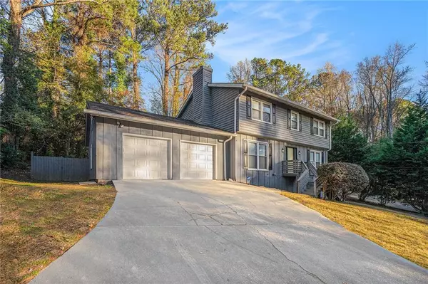 971 Willow RUN, Stone Mountain, GA 30088