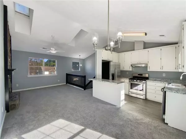 Riverdale, GA 30274,8317 Mountain PASS