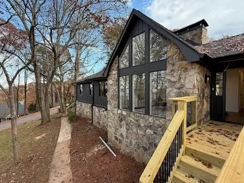 4225 Twin Rivers DR, Gainesville, GA 30504