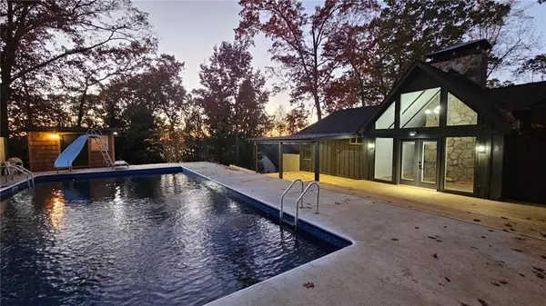 4225 Twin Rivers DR, Gainesville, GA 30504