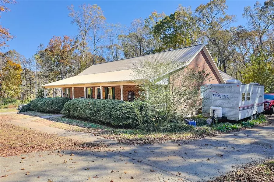 760 Breedlove RD, Ball Ground, GA 30107