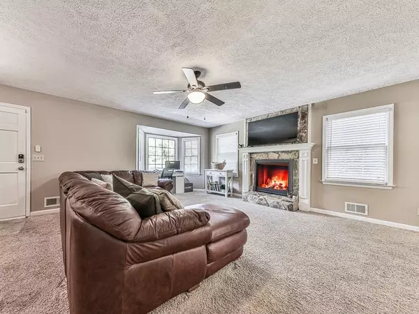 Canton, GA 30115,921 White Stag LN