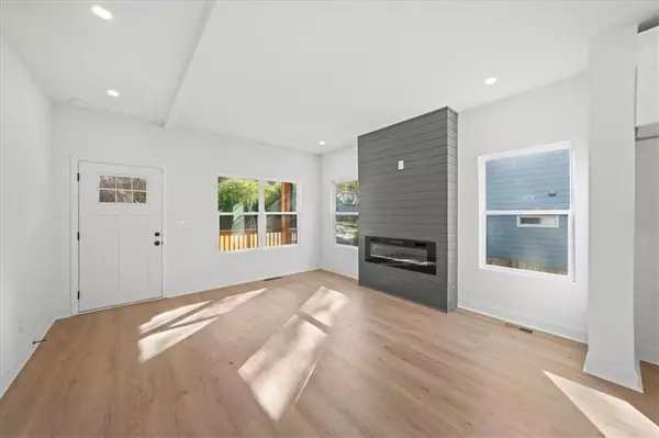 Atlanta, GA 30344,3105 Jones ST