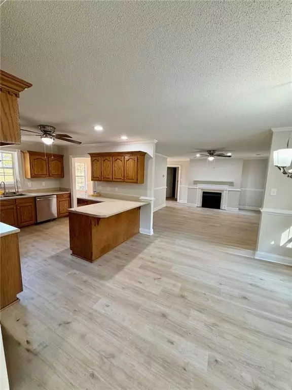 Forsyth, GA 31029,350 LEE KING RD