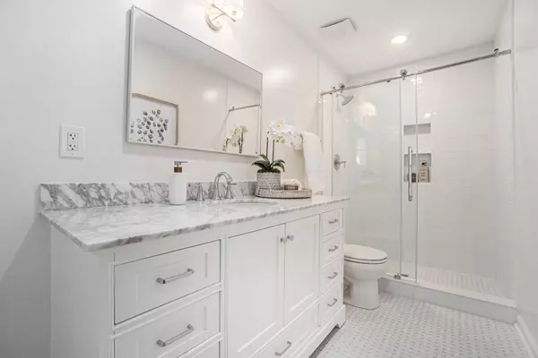 Atlanta, GA 30318,7 George Wythe PL NW