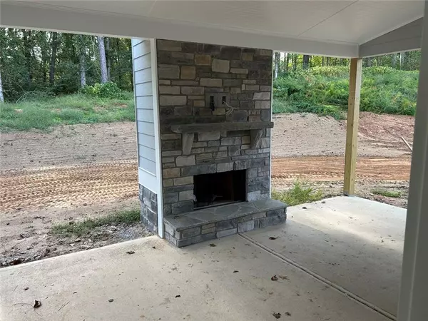 Dallas, GA 30132,102 Barnwood Pointe DR