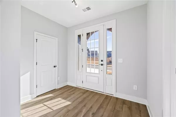 Hoschton, GA 30548,72 Clear Lake Pkwy