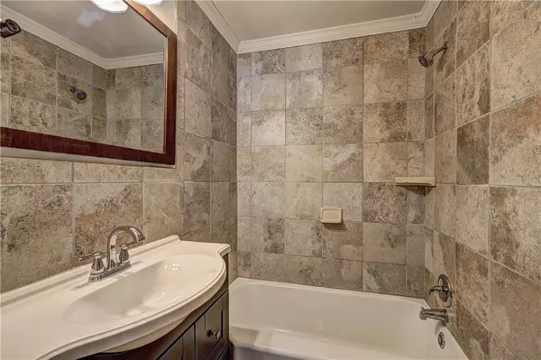 Atlanta, GA 30324,2186 Lenox RD NE #D