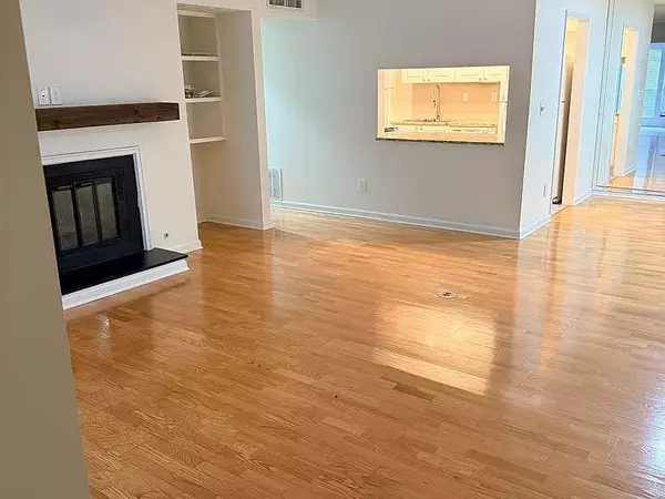 Dunwoody, GA 30338,301 Dunbar DR