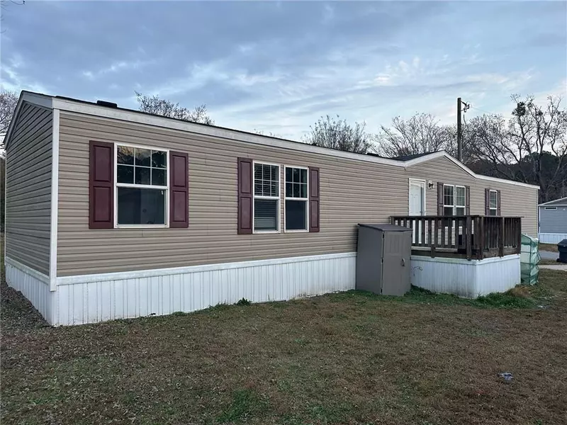 145 Town LN, Fayetteville, GA 30214