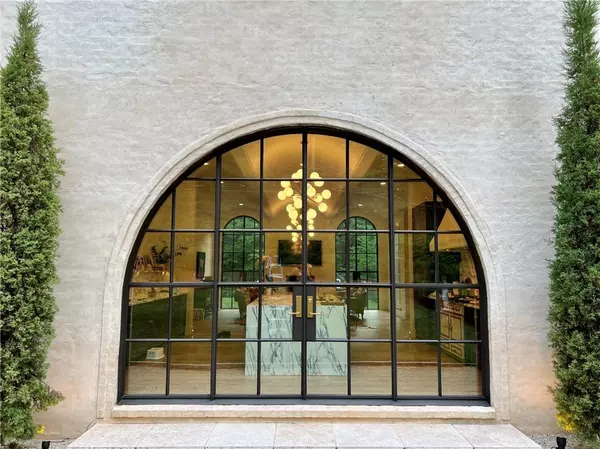 Atlanta, GA 30342,261 King RD NW