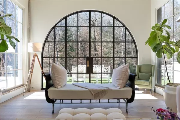 Atlanta, GA 30342,261 King RD NW