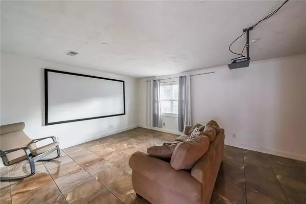 Atlanta, GA 30350,400 Winding River DR #E