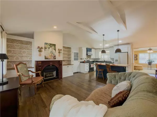 Cartersville, GA 30120,220 Dogwood DR