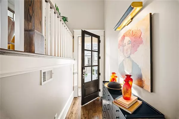 Atlanta, GA 30319,3715 Peachtree RD #2