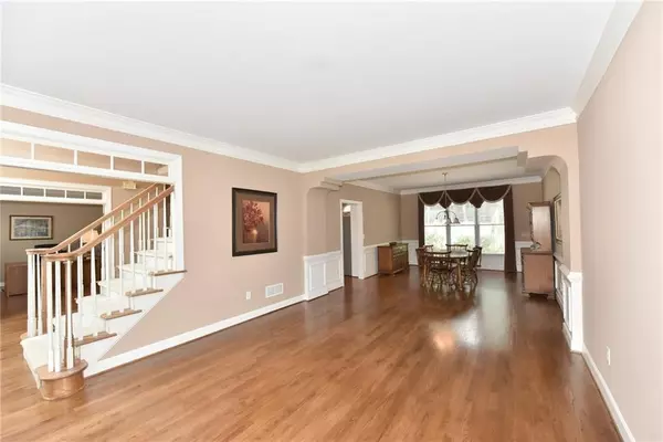 Alpharetta, GA 30022,735 Apsley WAY