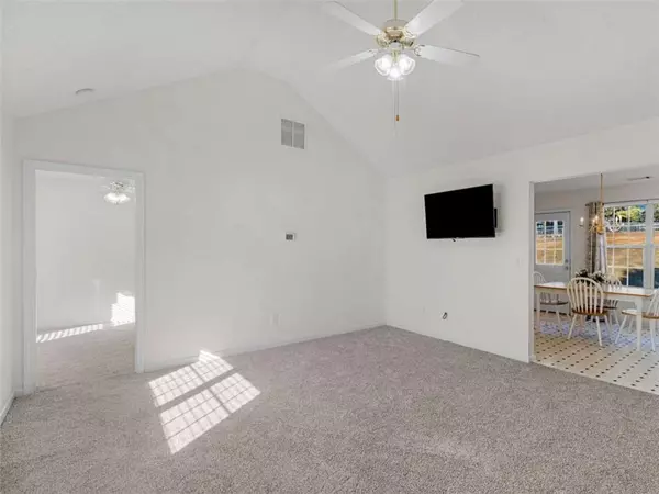 Jackson, GA 30233,209 Regal RD