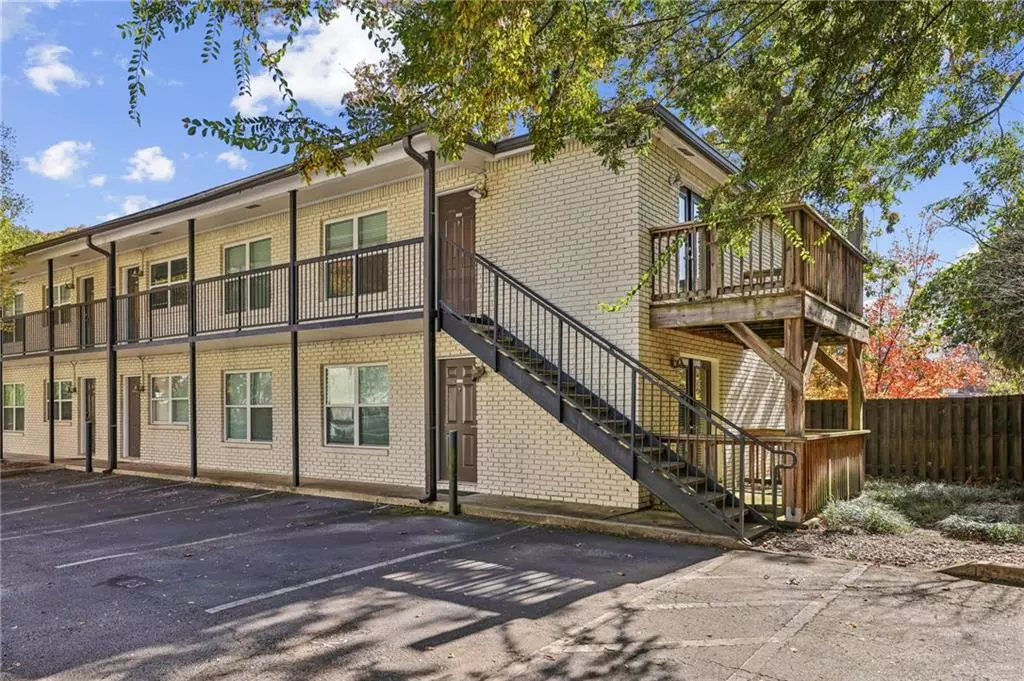 Atlanta, GA 30305,48 Peachtree AVE NE #325