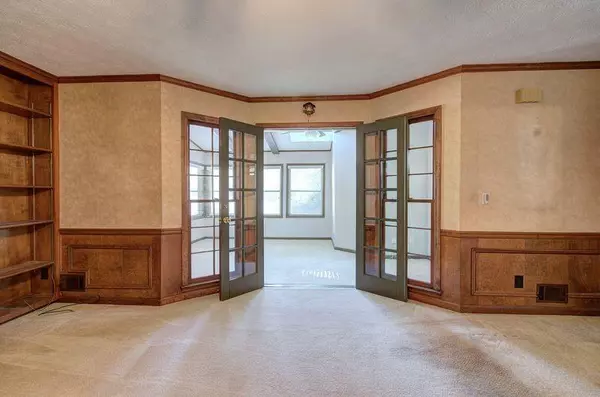 Roswell, GA 30076,260 Spring Ridge DR