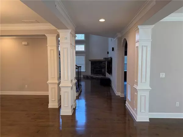 Suwanee, GA 30024,5670 Bridleton XING