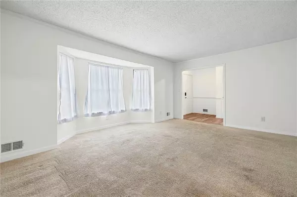 Roswell, GA 30075,9660 Loblolly LN