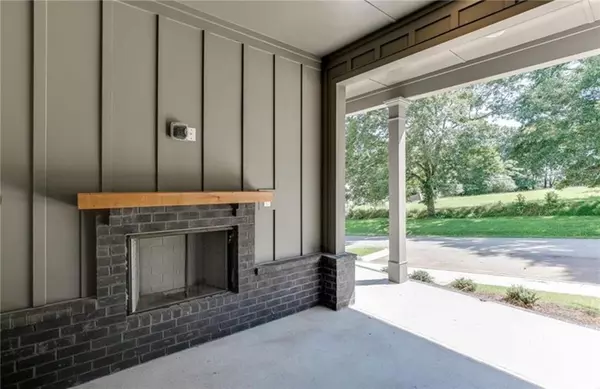 Flowery Branch, GA 30542,5603 Pine ST