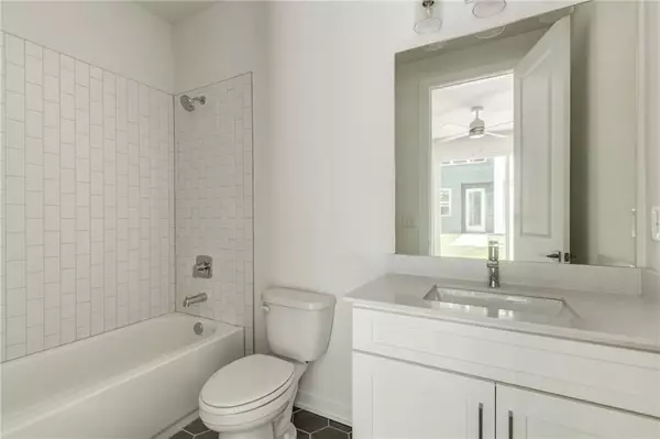 Atlanta, GA 30317,2029 Memorial DR #34