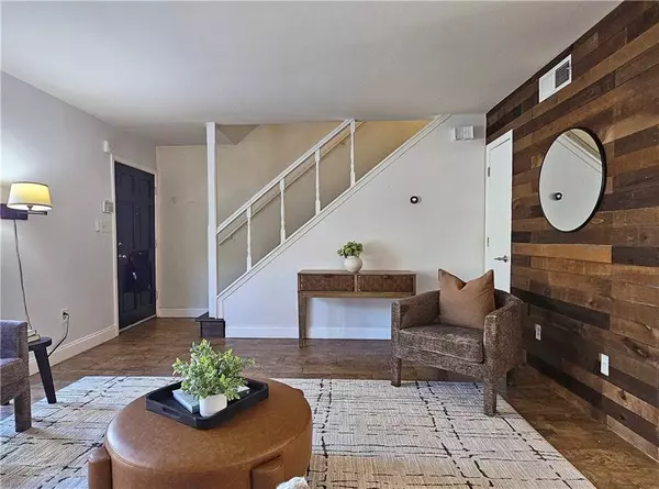 Atlanta, GA 30308,136 Peachtree Memorial DR NW #PA4