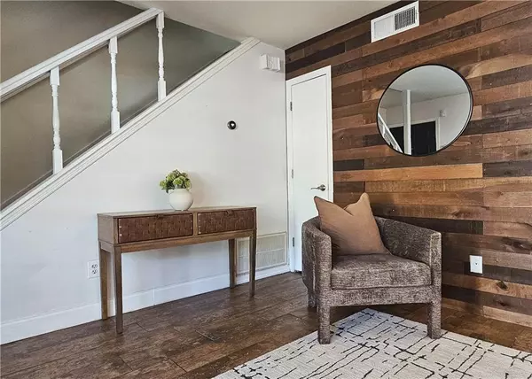 Atlanta, GA 30308,136 Peachtree Memorial DR NW #PA4