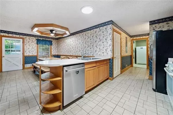 Marietta, GA 30066,551 Duke DR