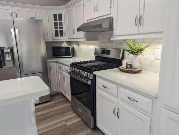 Sharpsburg, GA 30277,90 Spring Forest TRL