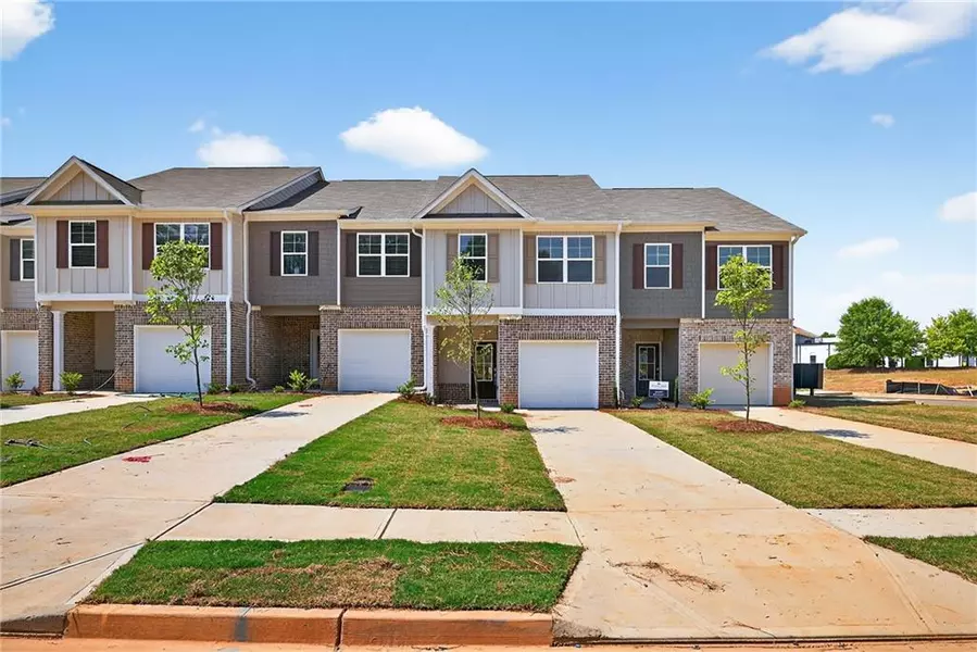 2825 Lillian LN, Douglasville, GA 30135