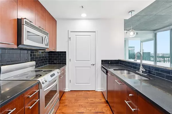 Atlanta, GA 30326,3324 Peachtree RD NE #2001