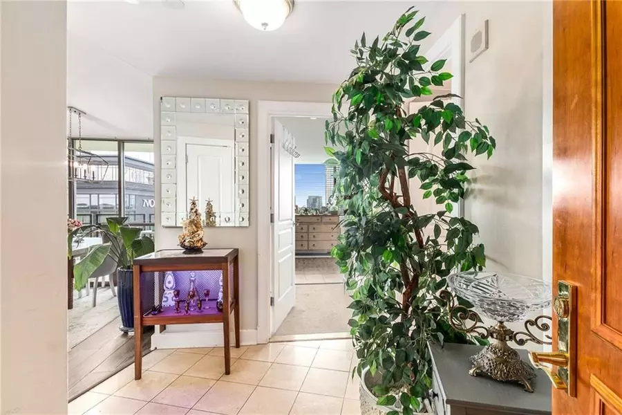 700 Park Regency PL NE #1603, Atlanta, GA 30326